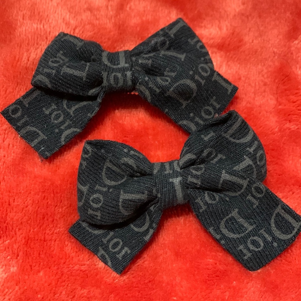 - Set of 2 Children’s Designer Style Hair Bows